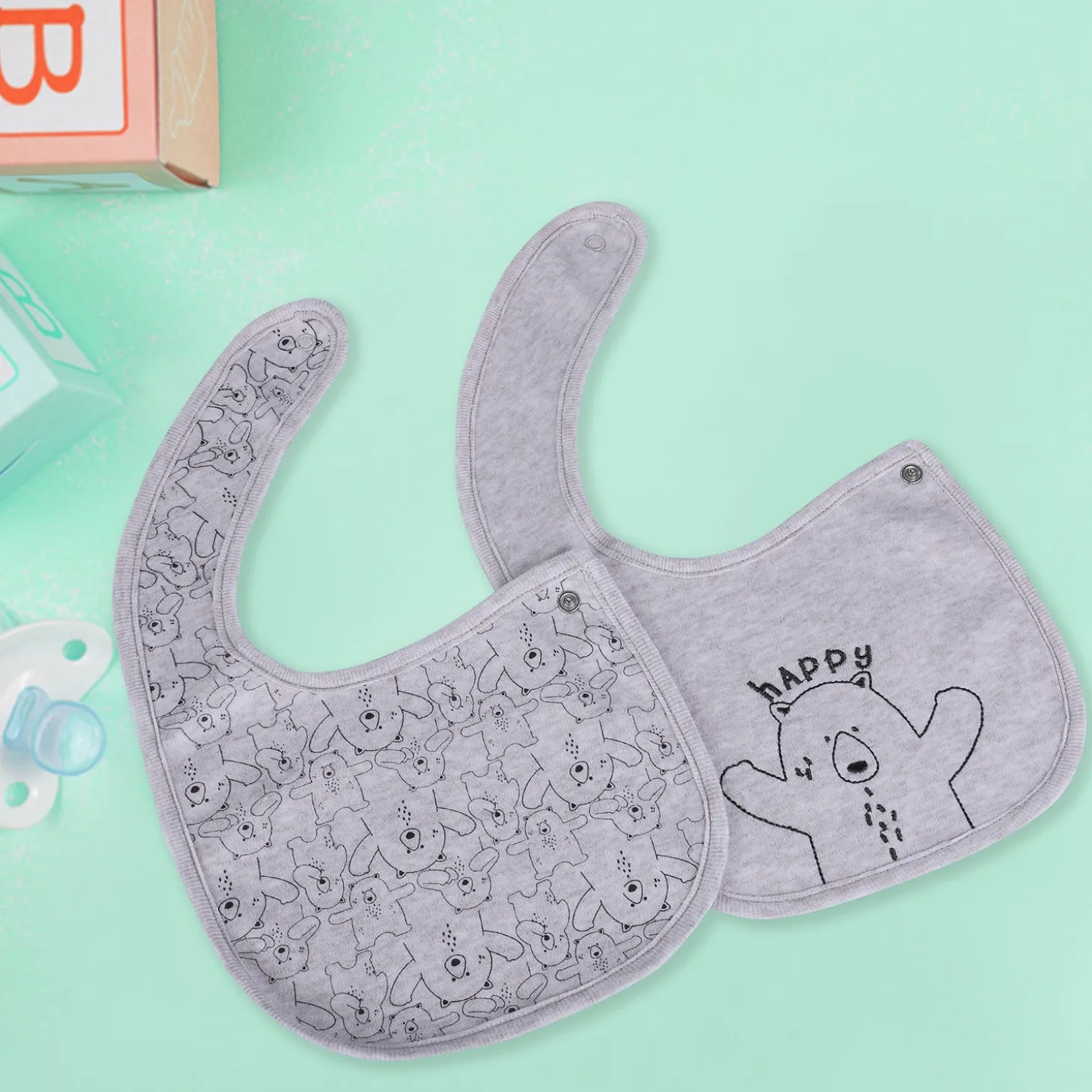 Baby Moo Bear Hug Cotton 2 Pack Buttoned Feeding Bibs - Grey