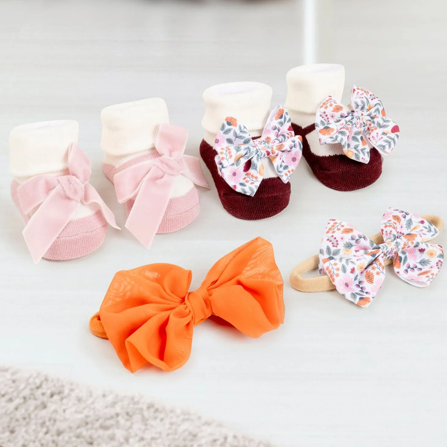 Baby Moo Vibrant Infant Girl 4-Piece Gift Hairband And Socks Set - Pink