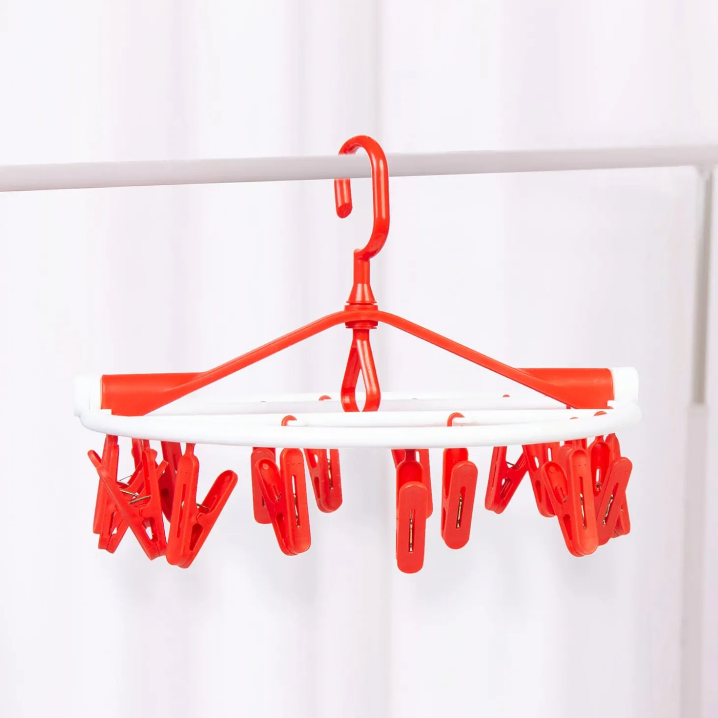 Clothes Hanger Round Foldable 18 Clips Red