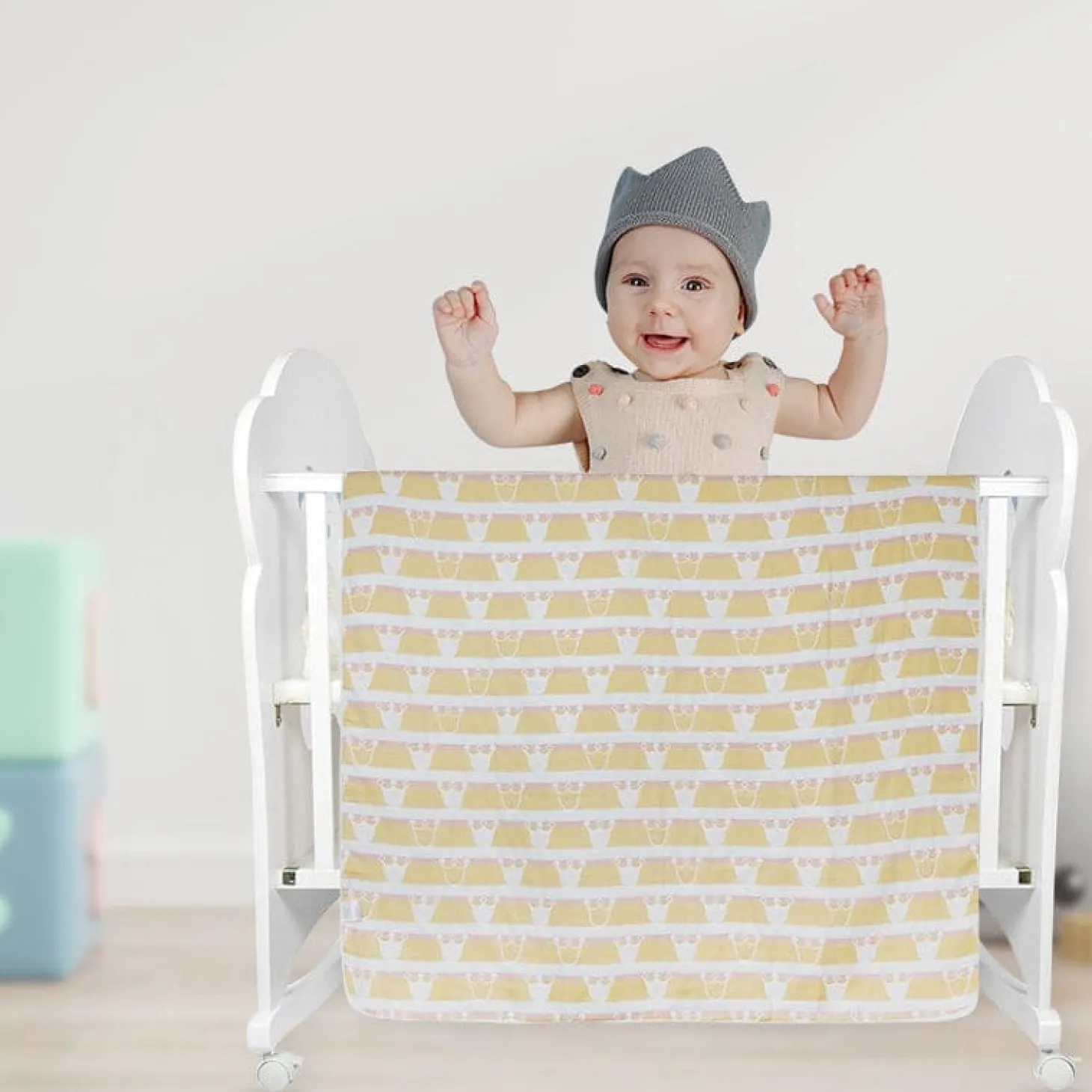 Jellyfish Yellow XL Muslin Blanket