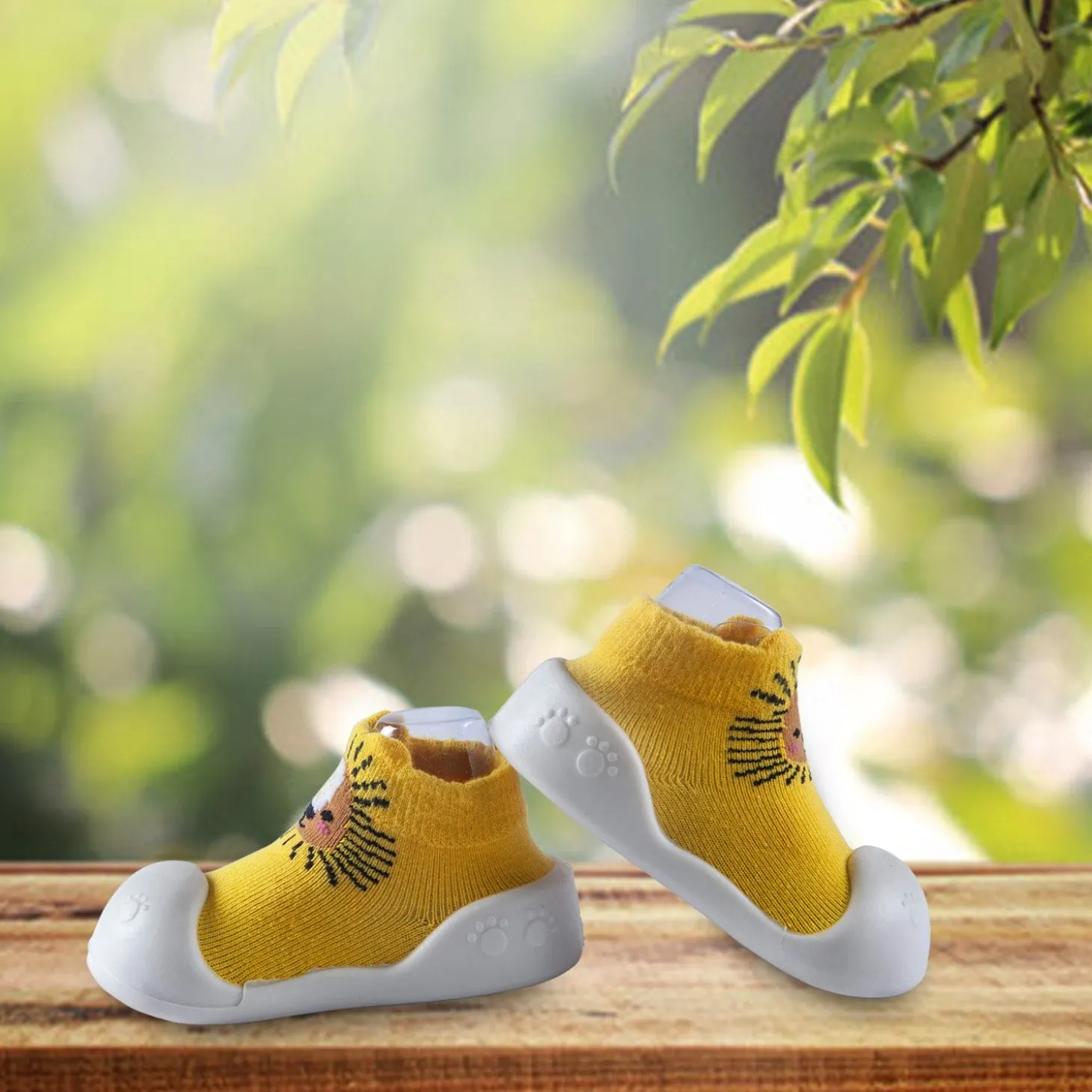 Newborn Anti-Skid Rubber Sole Slip-On Shoes Lion - Yellow